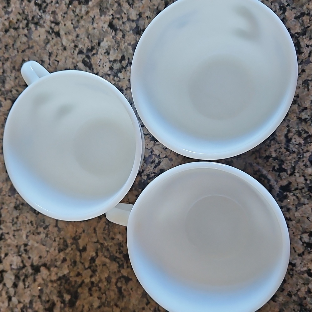 Set OF 3 Vintage Pyrex Blue and White Floral Cups - Picture 3 of 4